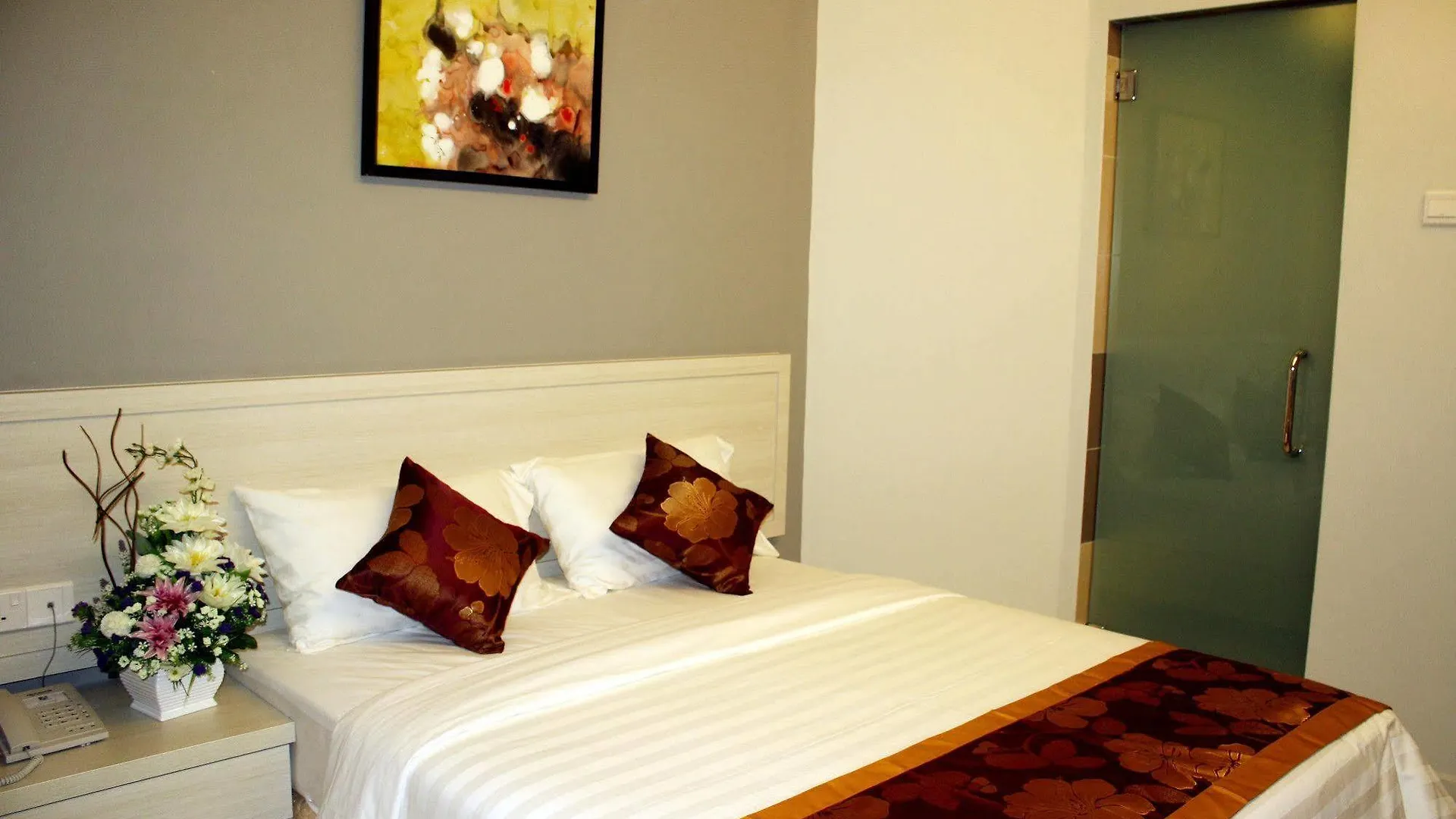 Aurora Hotel Malacca 2*,